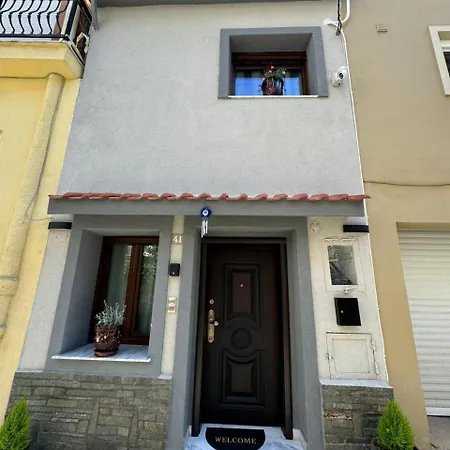 Ioanis Deluxe House