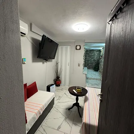 Ioanis Deluxe House